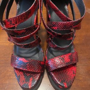 Wild Diva Lounge Vita red & Black  Snakeskin Platform Heels